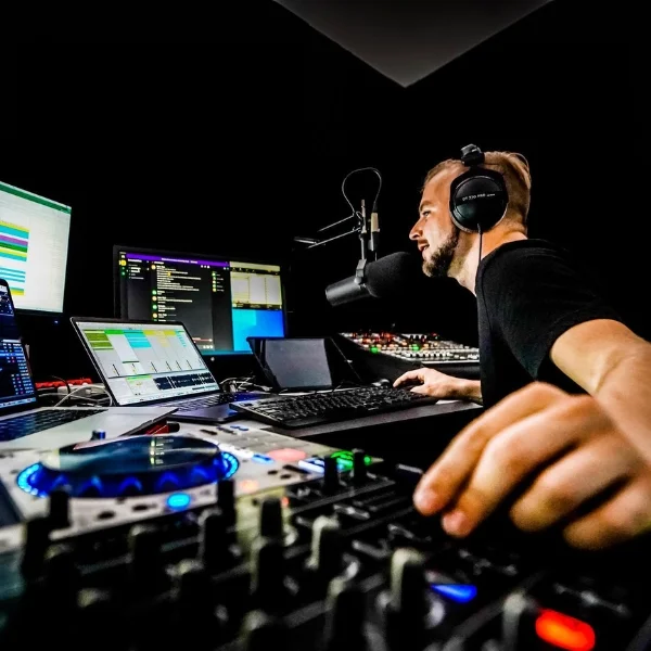 the-summer-radio-show-c5